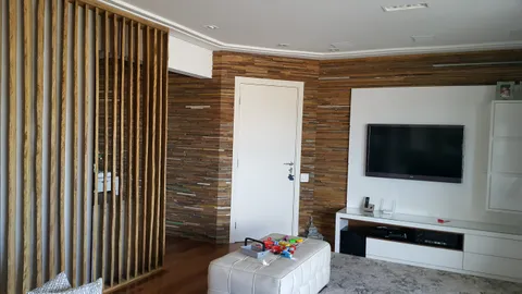  Condominio Prime Life -Sala com Madeira de Demolição: Aconchego e Personalidade  